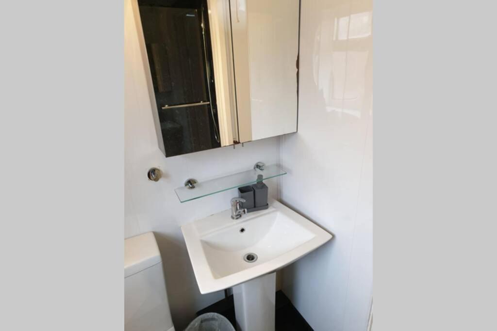 South Shield'S Hidden Gem Garnet 3 Bedroom Apartment Sleeps 6 Guests South Shields Luaran gambar
