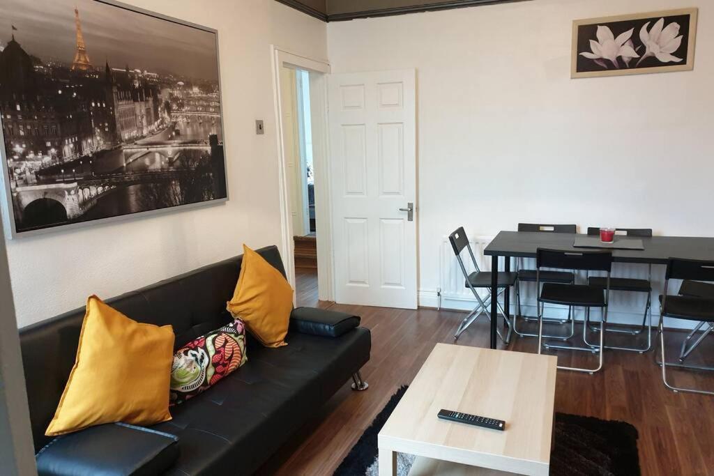 South Shield'S Hidden Gem Garnet 3 Bedroom Apartment Sleeps 6 Guests South Shields Luaran gambar